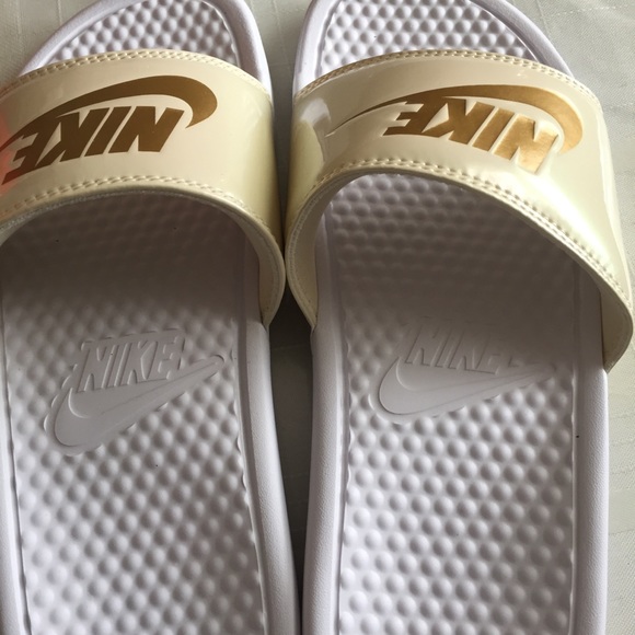 White/Gold Nike Slides - Picture 3 of 6